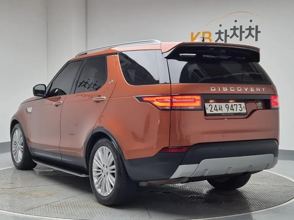 Land Rover Discovery 2018 photo 2