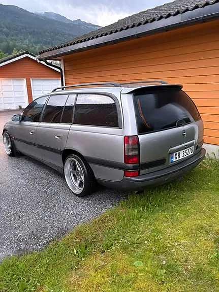 Opel Omega 1995 photo 2