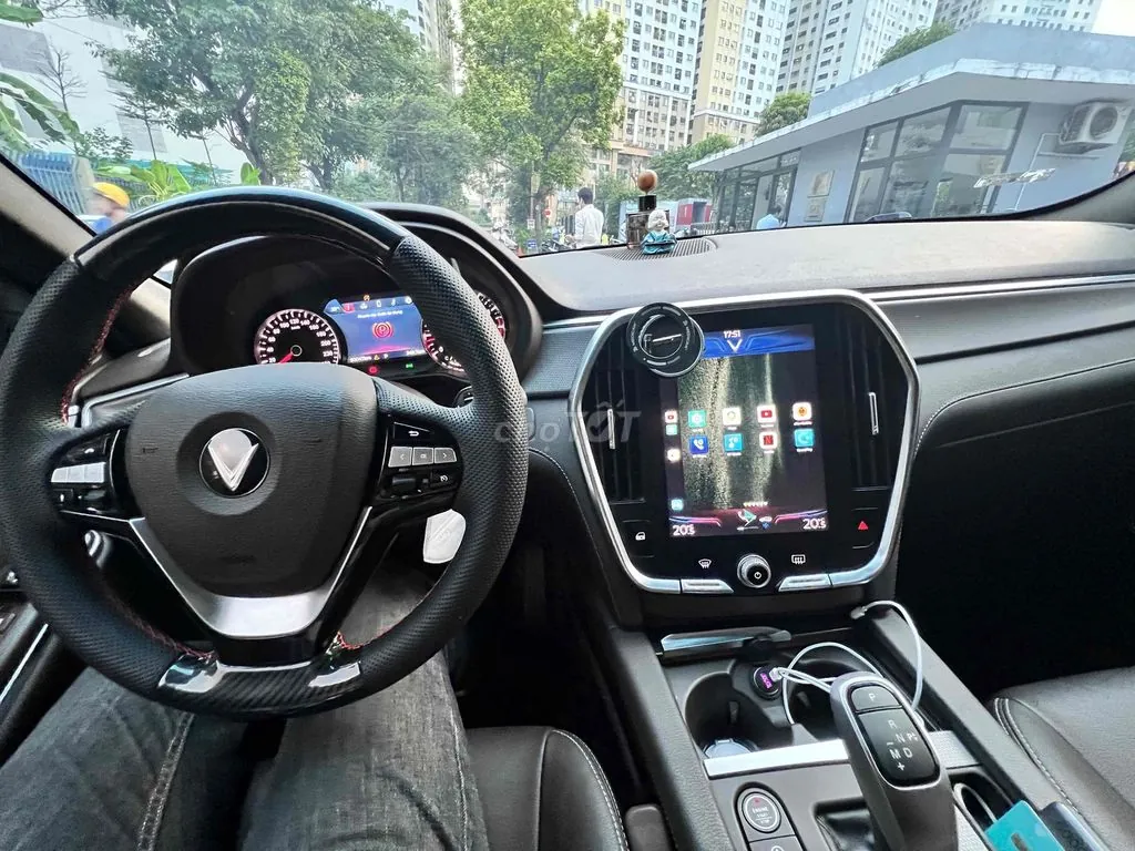 Vinfast Lux Sa2.0 2021 photo 2