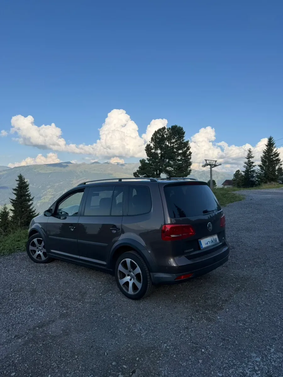 Volkswagen Touran 2013 photo 3