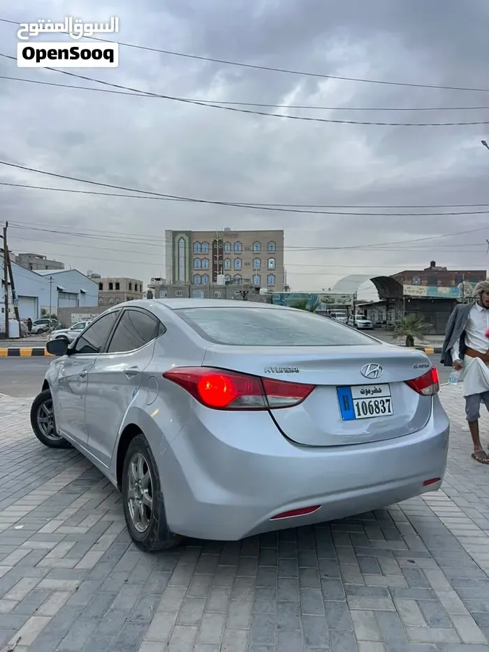 Hyundai Elantra 2012 photo 3