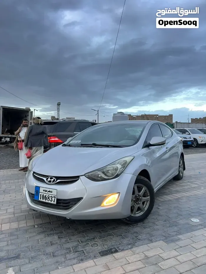 Hyundai Elantra 2012 photo 2