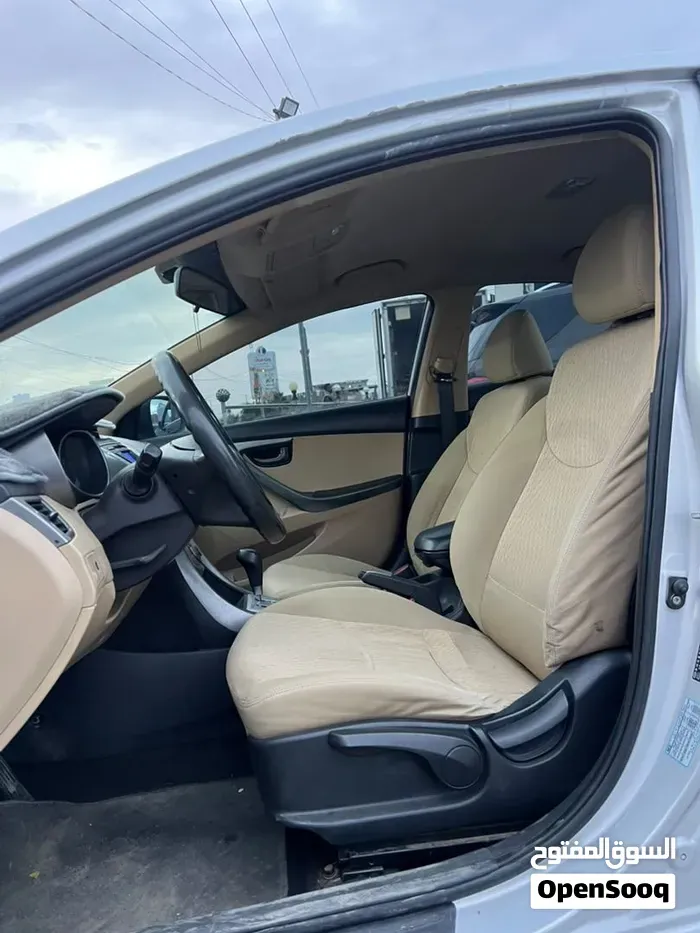 Hyundai Elantra 2012 photo 4
