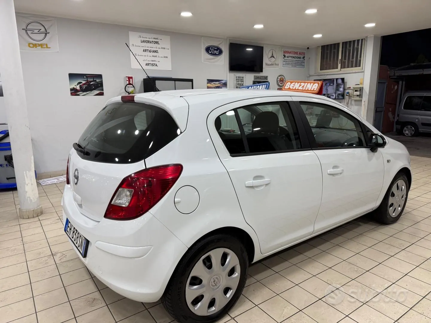 Opel Corsa 2011 photo 4