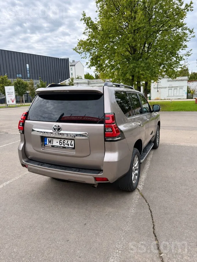 Toyota Land Cruiser 2019 photo 3