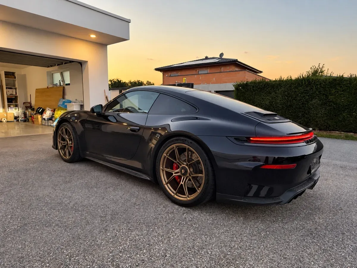 Porsche 911 2025 photo 3