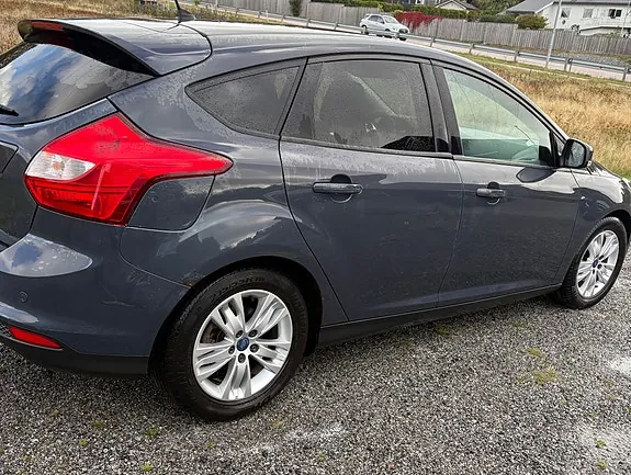 Ford Focus 2011 photo 3