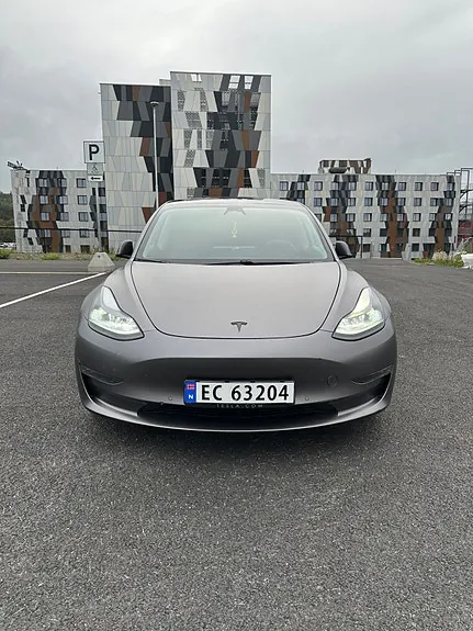 Tesla Model 3 2021 photo 2