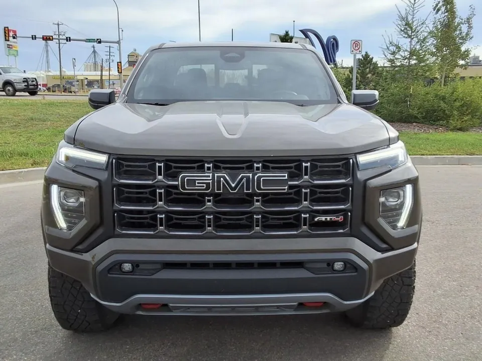 GMC Canyon 2023 photo 2