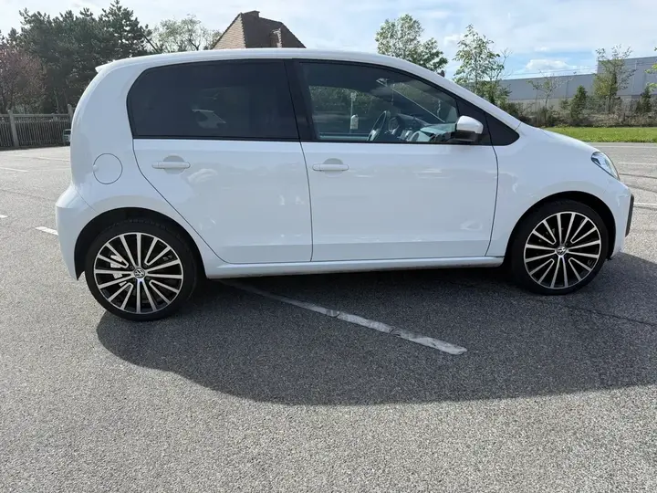 Volkswagen Up 2017 photo 3