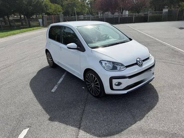 Volkswagen Up 2017 photo 2