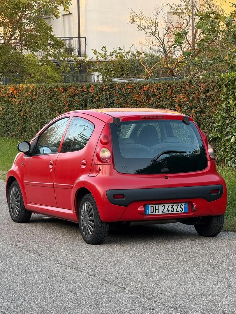 Peugeot 107 2007 photo 4