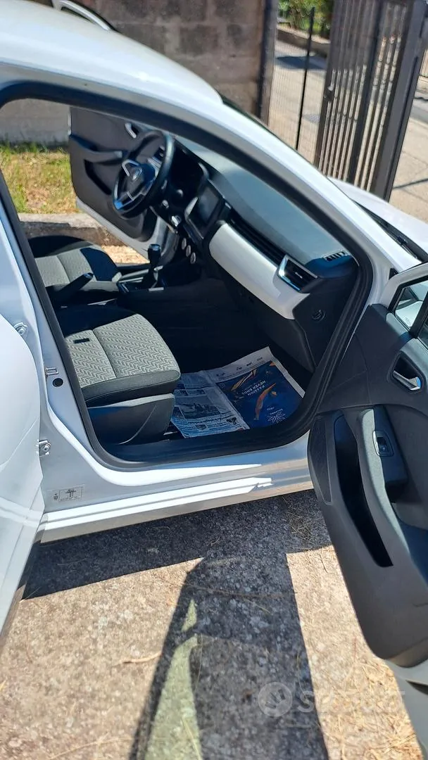 Renault Clio 2023 photo 5