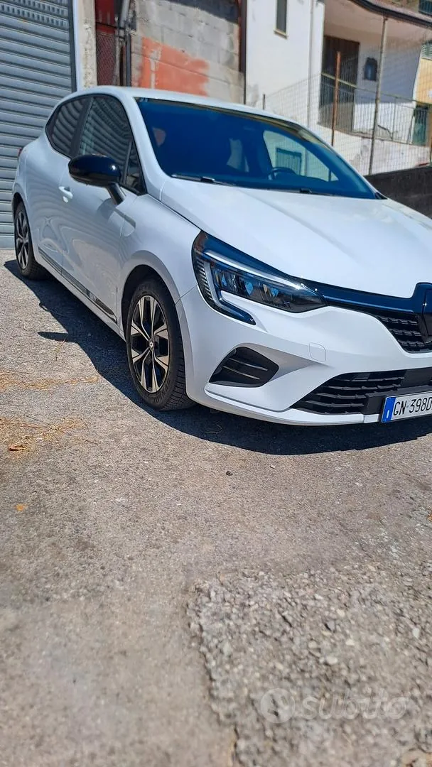 Renault Clio 2023 photo 3