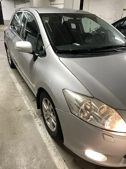 Toyota Auris 2012 photo 2