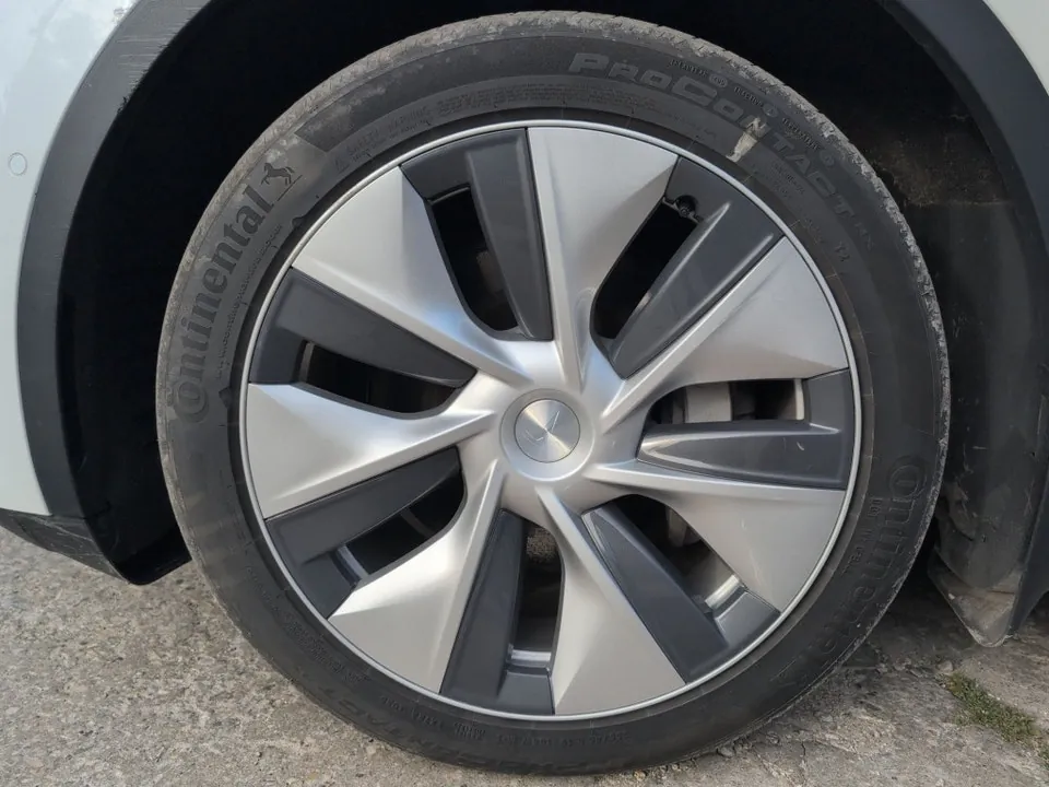 Tesla Model Y 2020 photo 2