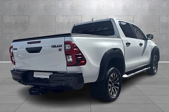 Toyota Hilux 2023 photo 5