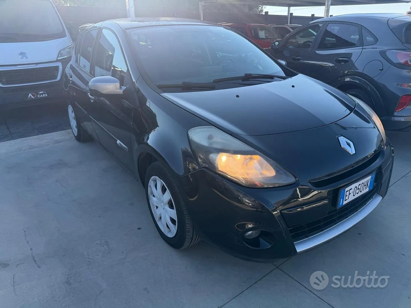 Renault Clio 2010 photo 3