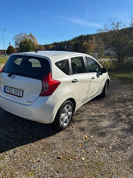 Nissan Note 2014 photo 4