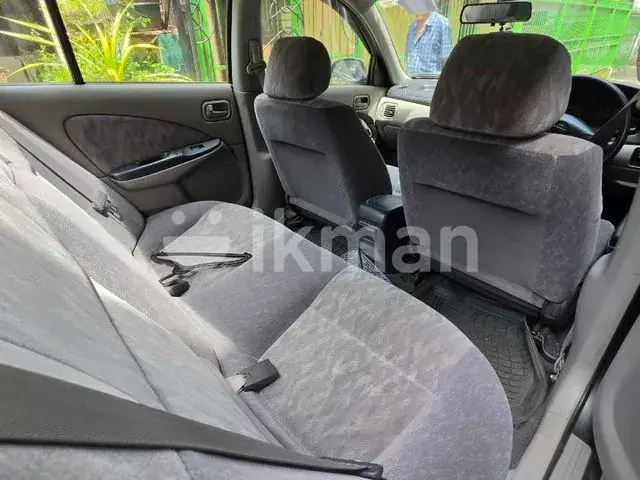 Nissan Sunny 2000 photo 4