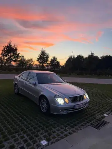 Mercedes-Benz E220