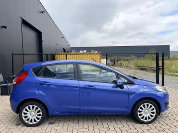 Ford Fiesta 2013 photo 2