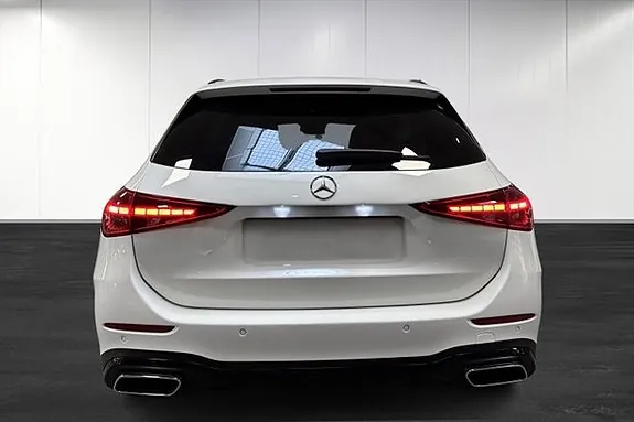 Mercedes-Benz C300 E 2022 photo 4