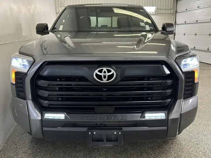 Toyota Tundra 2025 photo 2