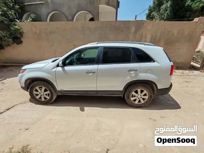 Kia Sorento 2011 photo 4
