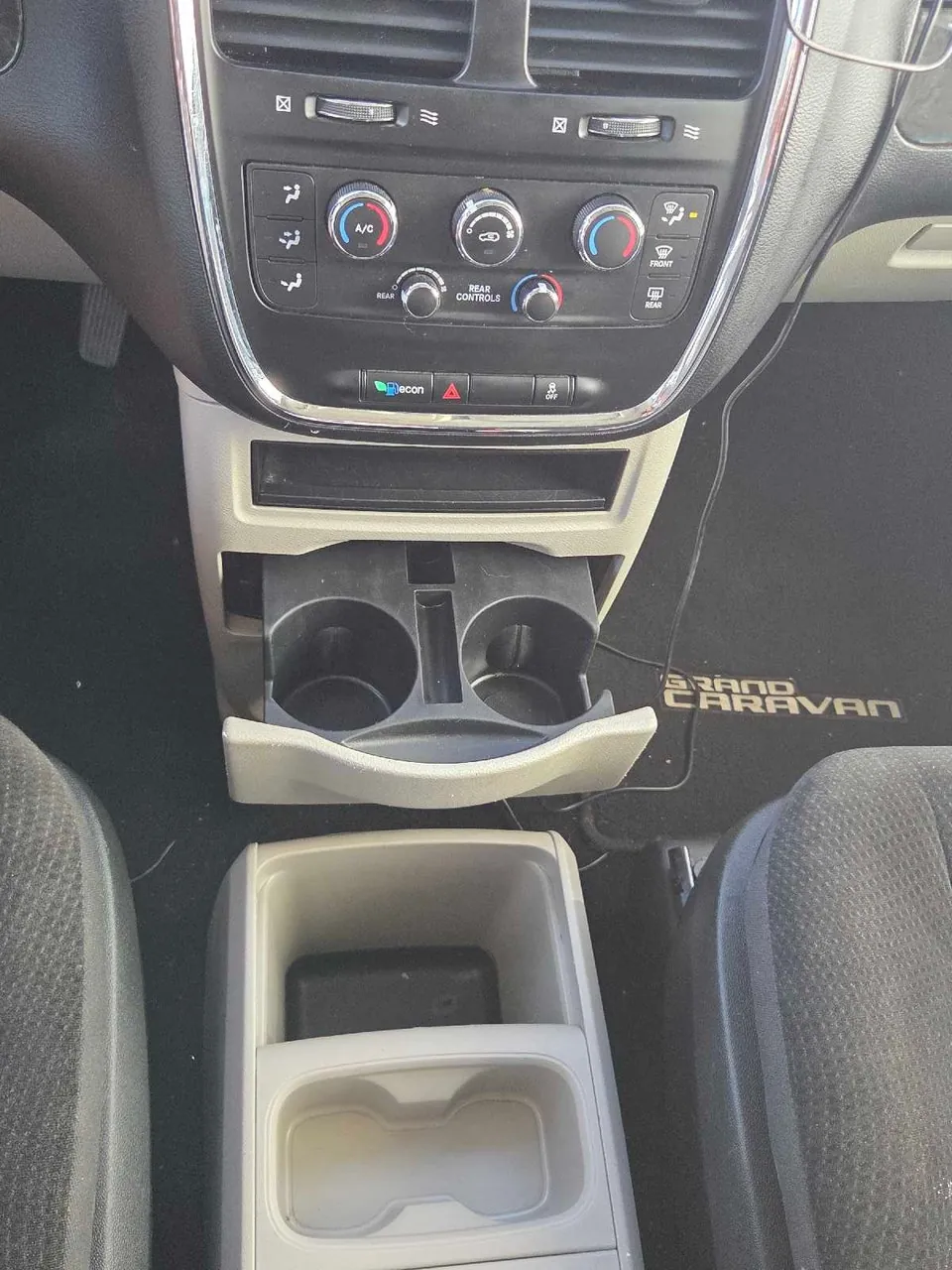 Dodge Grand Caravan 2017 photo 3