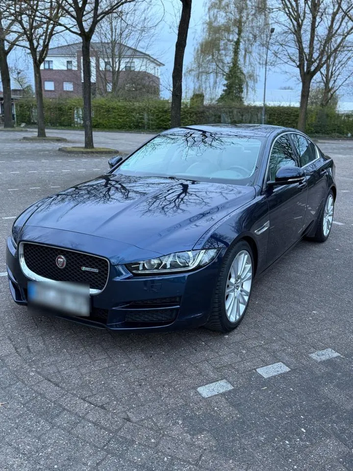 Jaguar Xe