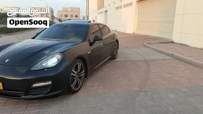 Porsche Panamera 2012 photo 2