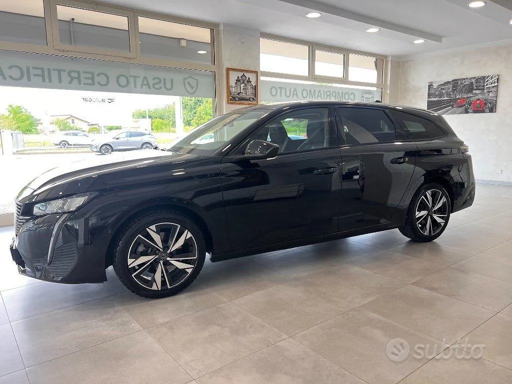 Peugeot 308 2022 photo 2
