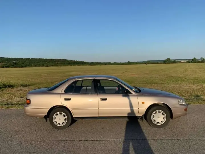 Toyota Camry 1992 photo 2