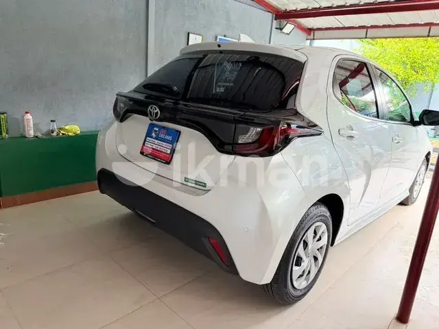 Toyota Yaris 2024 photo 2