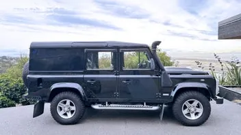 Land Rover Defender 2008 photo 4