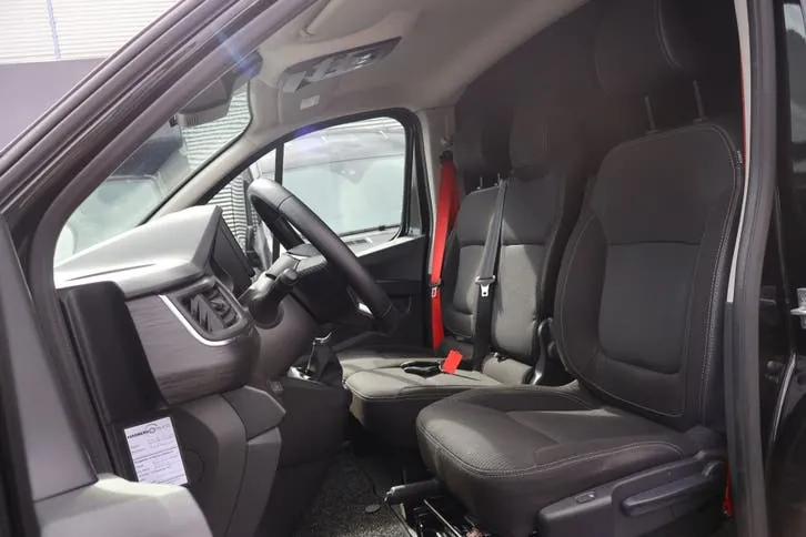 Renault Trafic 2023 photo 2