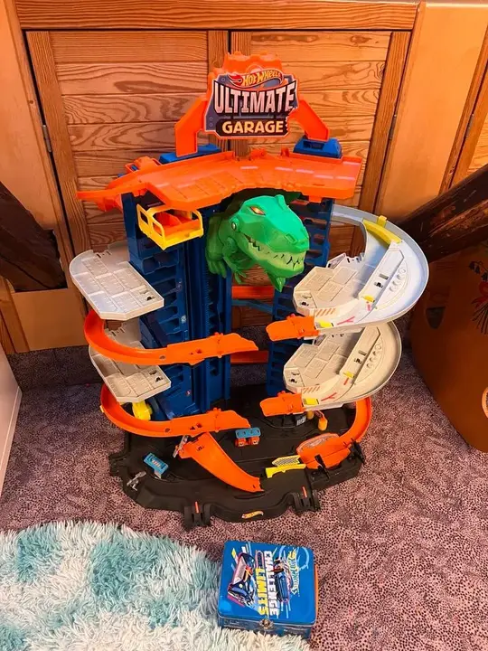 Hot Wheels Ultimate Garage