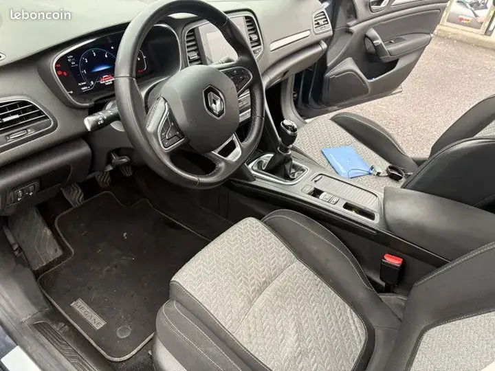 Renault Megane 2021 photo 2