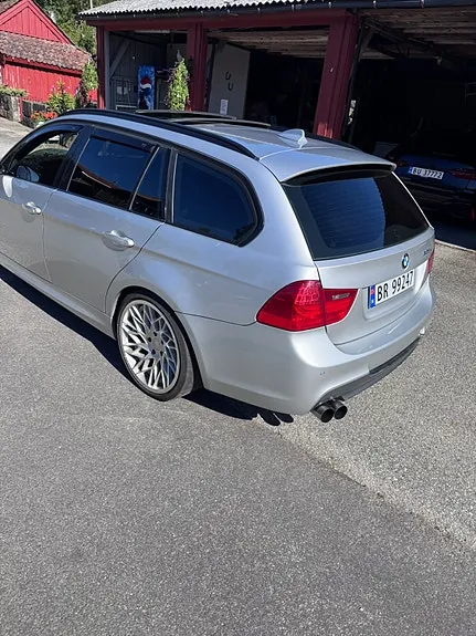 BMW 325D 2009 photo 2