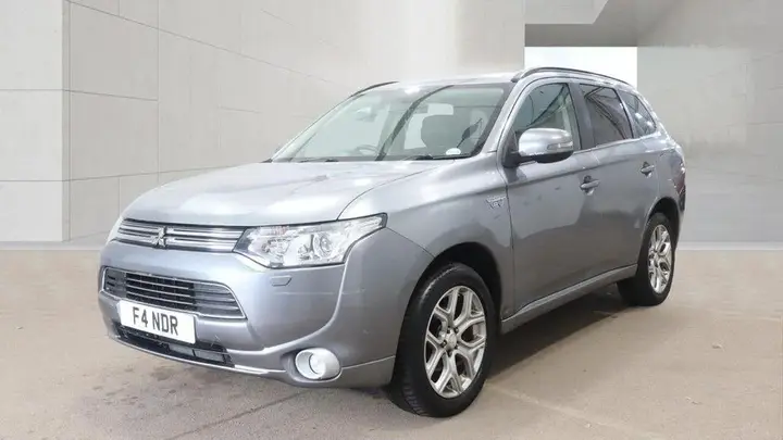 Mitsubishi Outlander 2014 photo 2