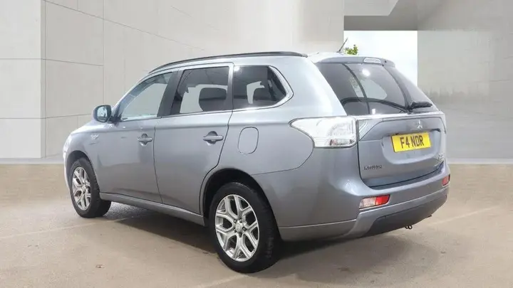 Mitsubishi Outlander 2014 photo 3