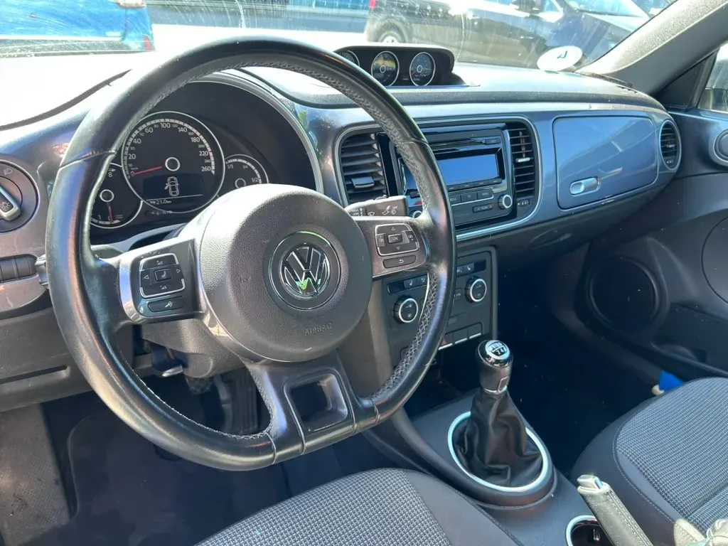 Volkswagen Beetle 2013 photo 2