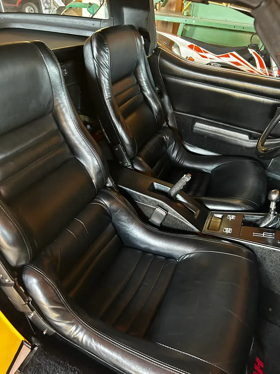 Chevrolet Corvette 1983 photo 3