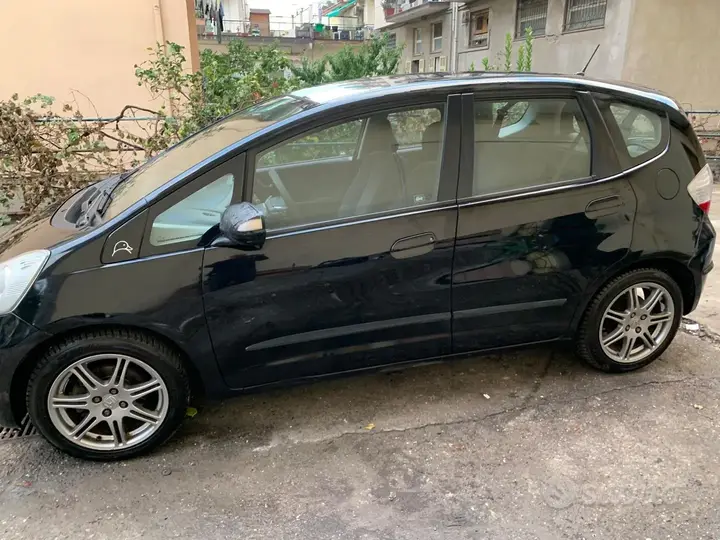 Honda Jazz 2009 photo 2