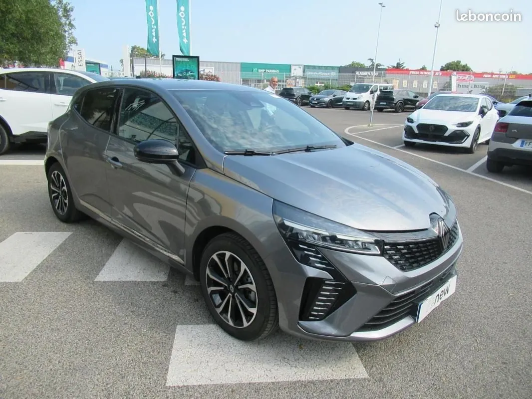 Renault Clio 2023 photo 3