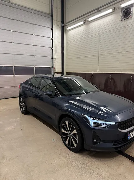 Polestar 2 2021 photo 2