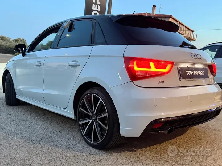 Audi A1 2011 photo 4