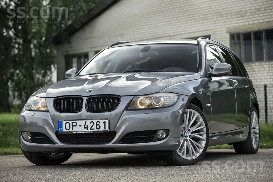 BMW 318 2010 photo 2