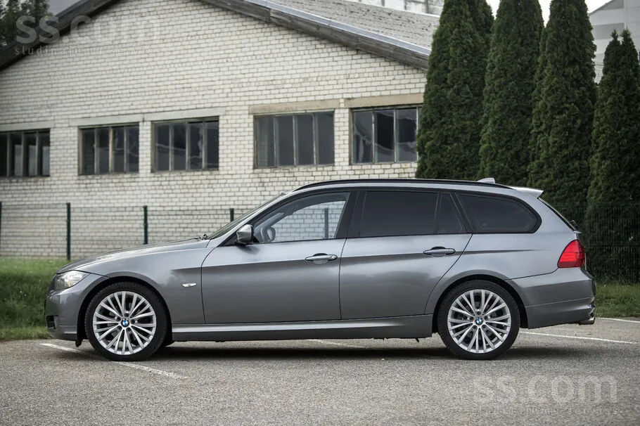 BMW 318 2010 photo 5